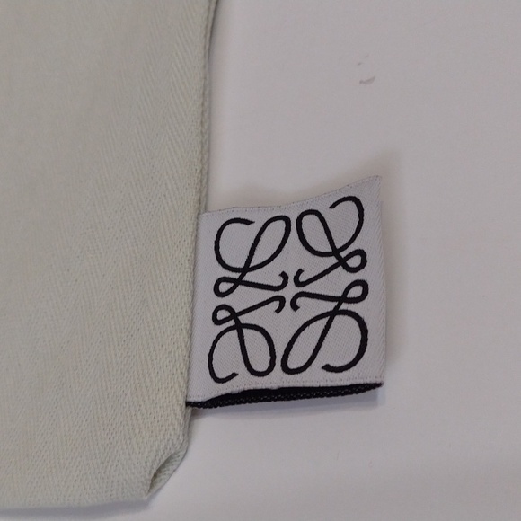 Loewe Cream Drawstring Dust Bag 19"×15 1/2" - Picture 7 of 7